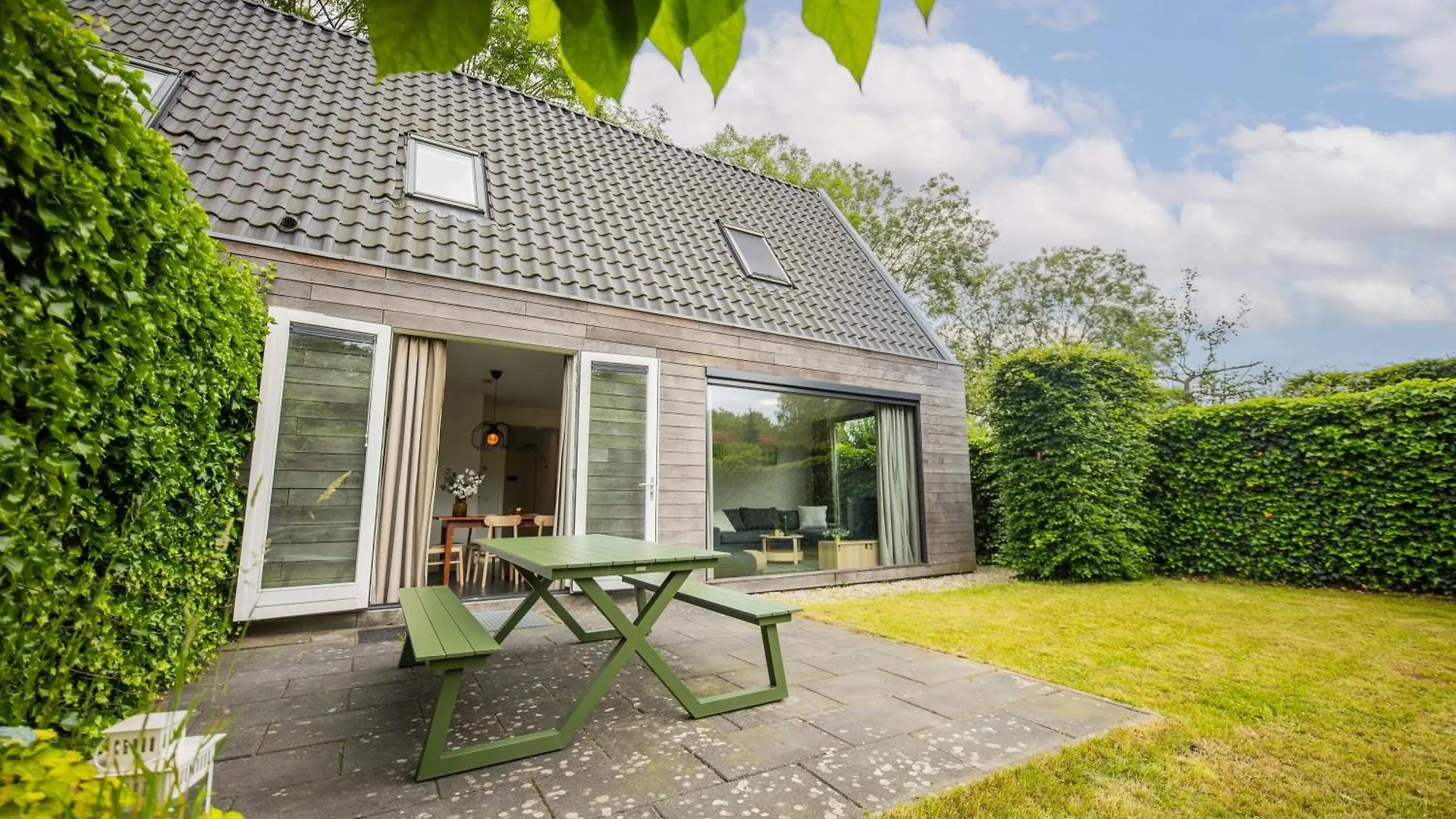 Superb 90M2 Apartment With Garden - Ks8A location
